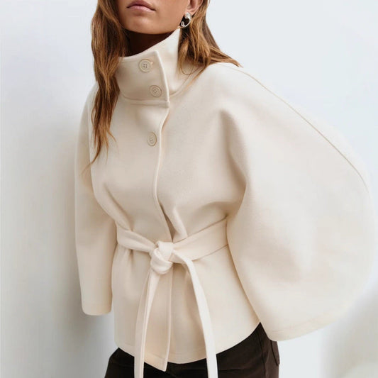 Comment styliser la Cape élégante à col officier ORISWEAR