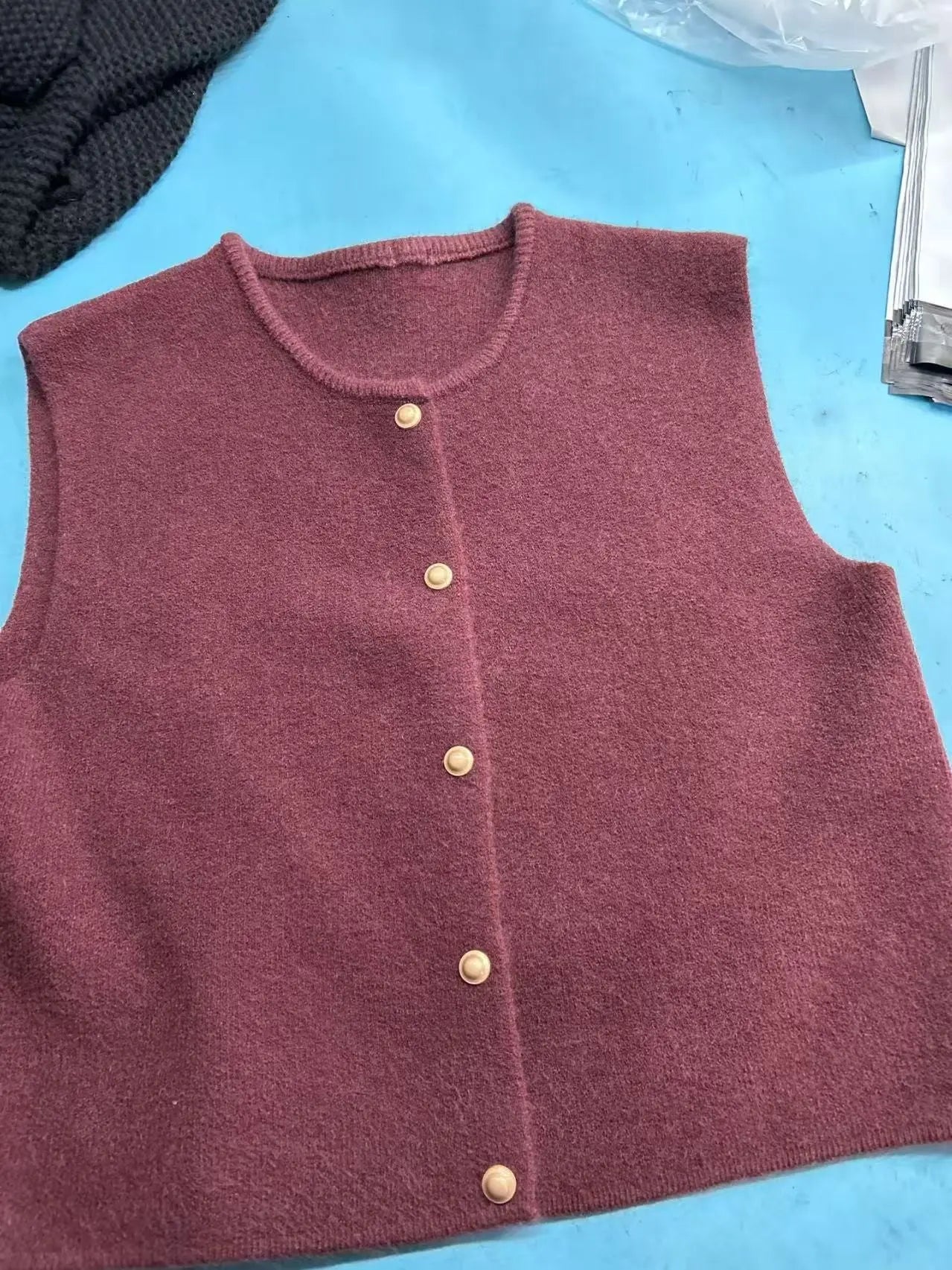 Elenya – Chaleur douce et style décontracté ORIS WEAR