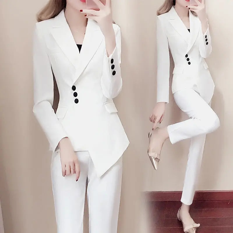 Saphira – Élégance pure en costume blanc ORIS WEAR