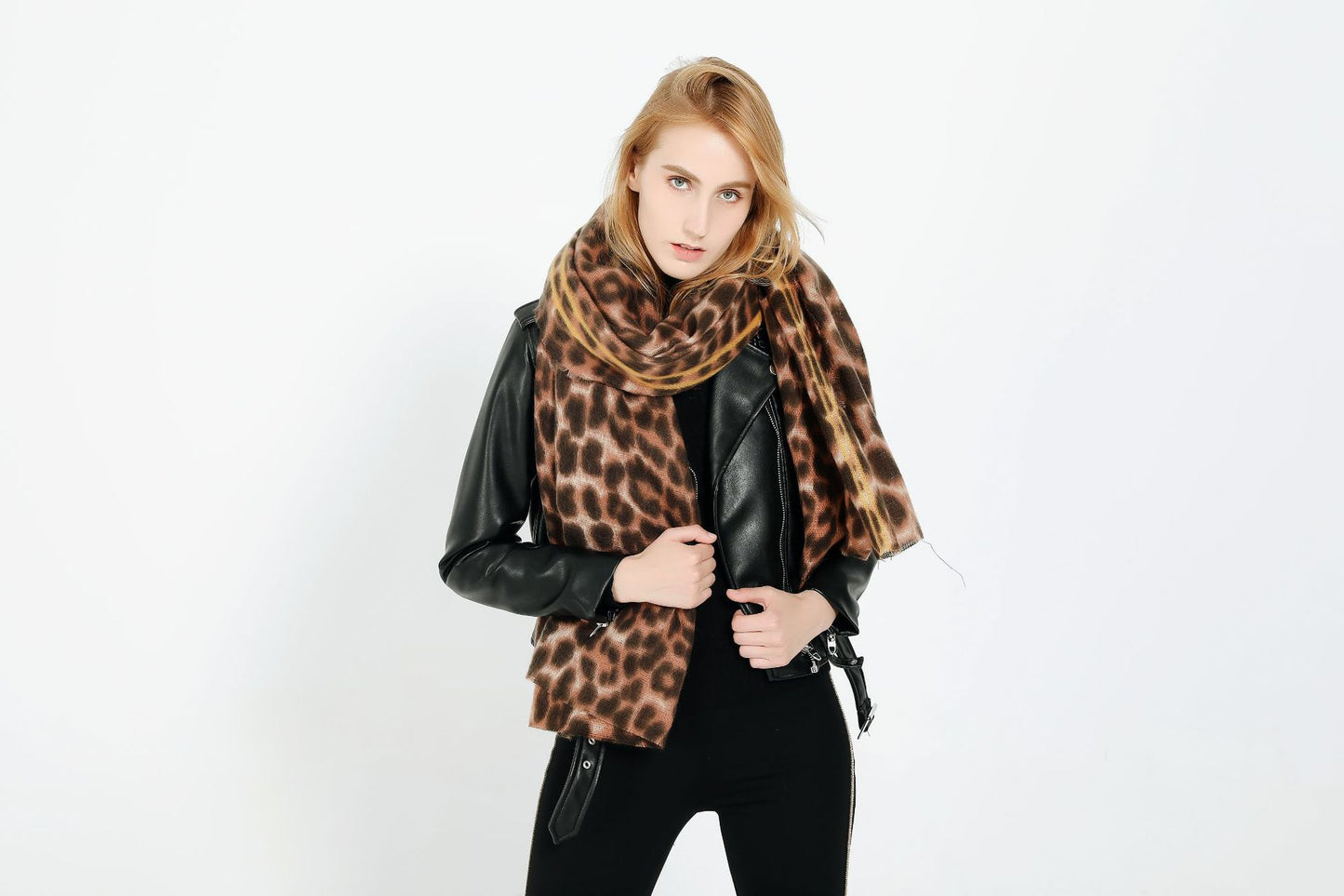 Écharpe léopard femme en cachemire ORIS WEAR