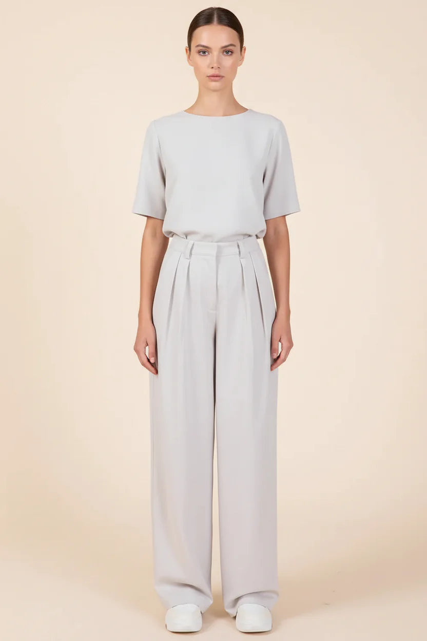 Pantalon taille haute avec détails à plis. ORIS WEAR