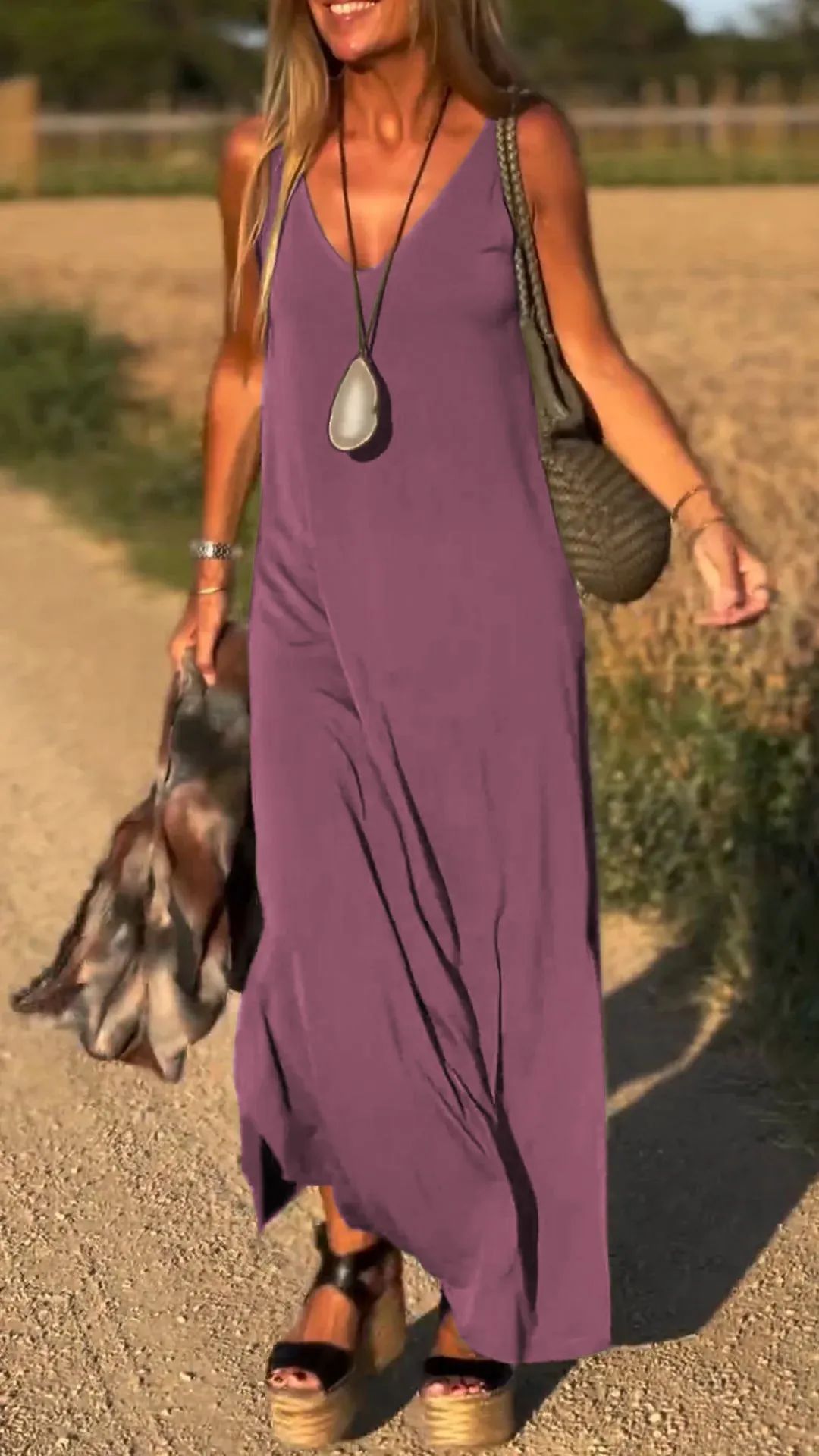 Robe à Bretelles Décolletée – L'Élégance au Quotidien ORIS WEAR