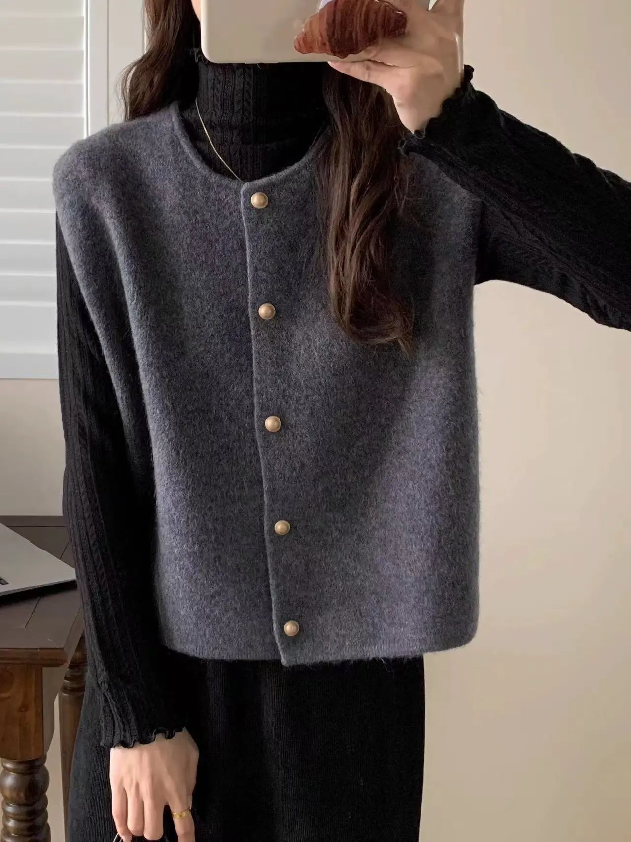 Elenya – Chaleur douce et style décontracté ORIS WEAR