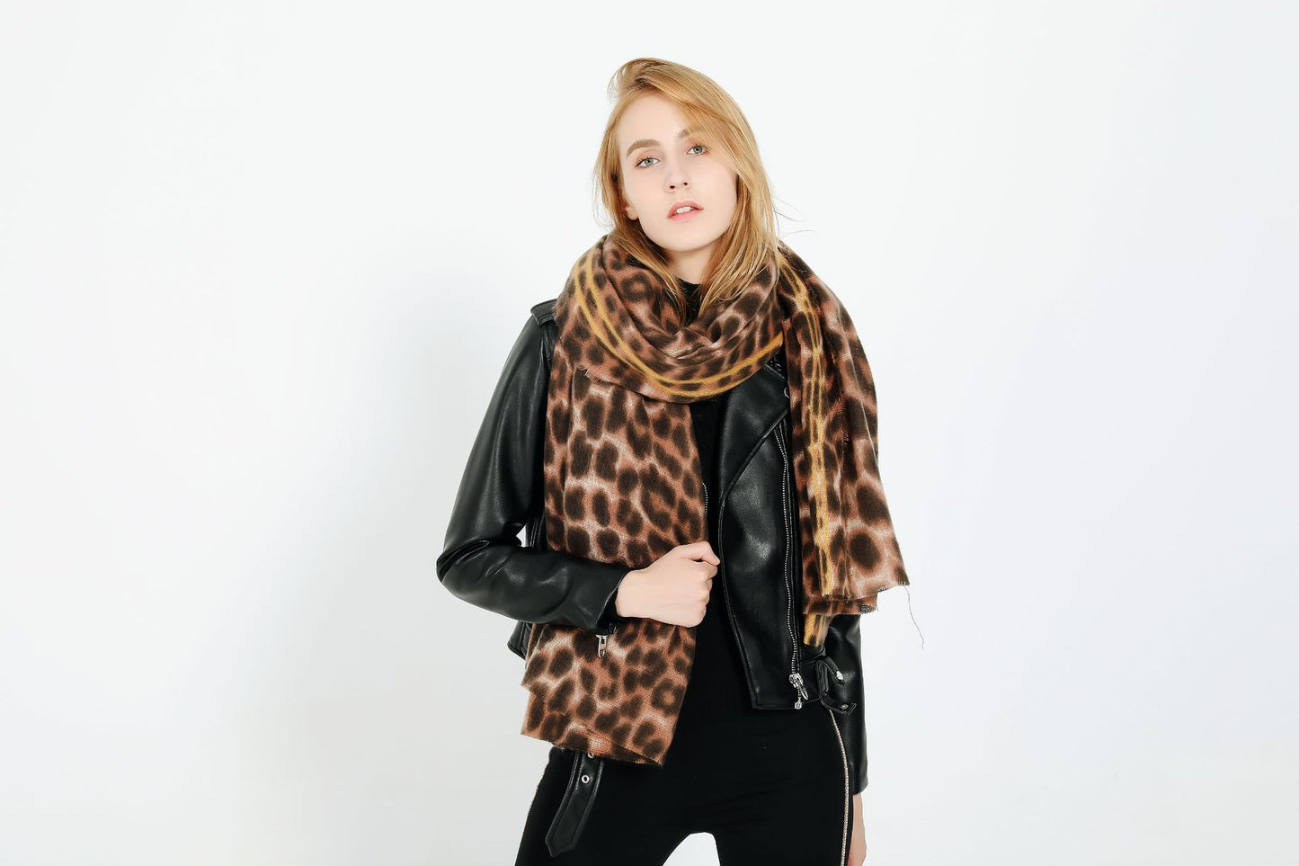Écharpe léopard femme en cachemire ORIS WEAR