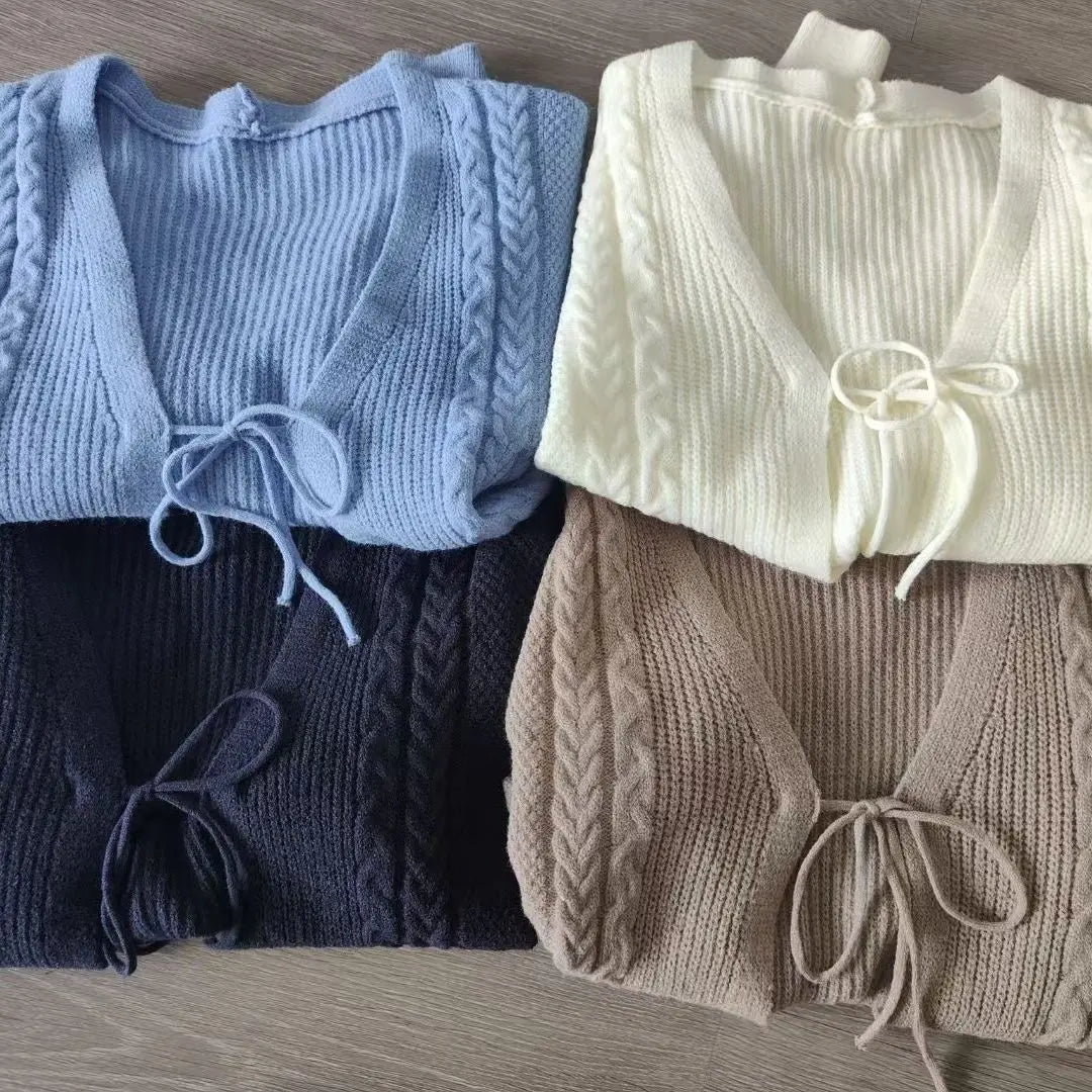 Cardigan en maille V – Doux basique décliné en plusieurs teintes ORIS WEAR