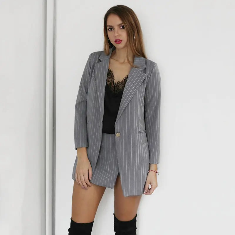Mode femme élégante gris — ORIS WEAR