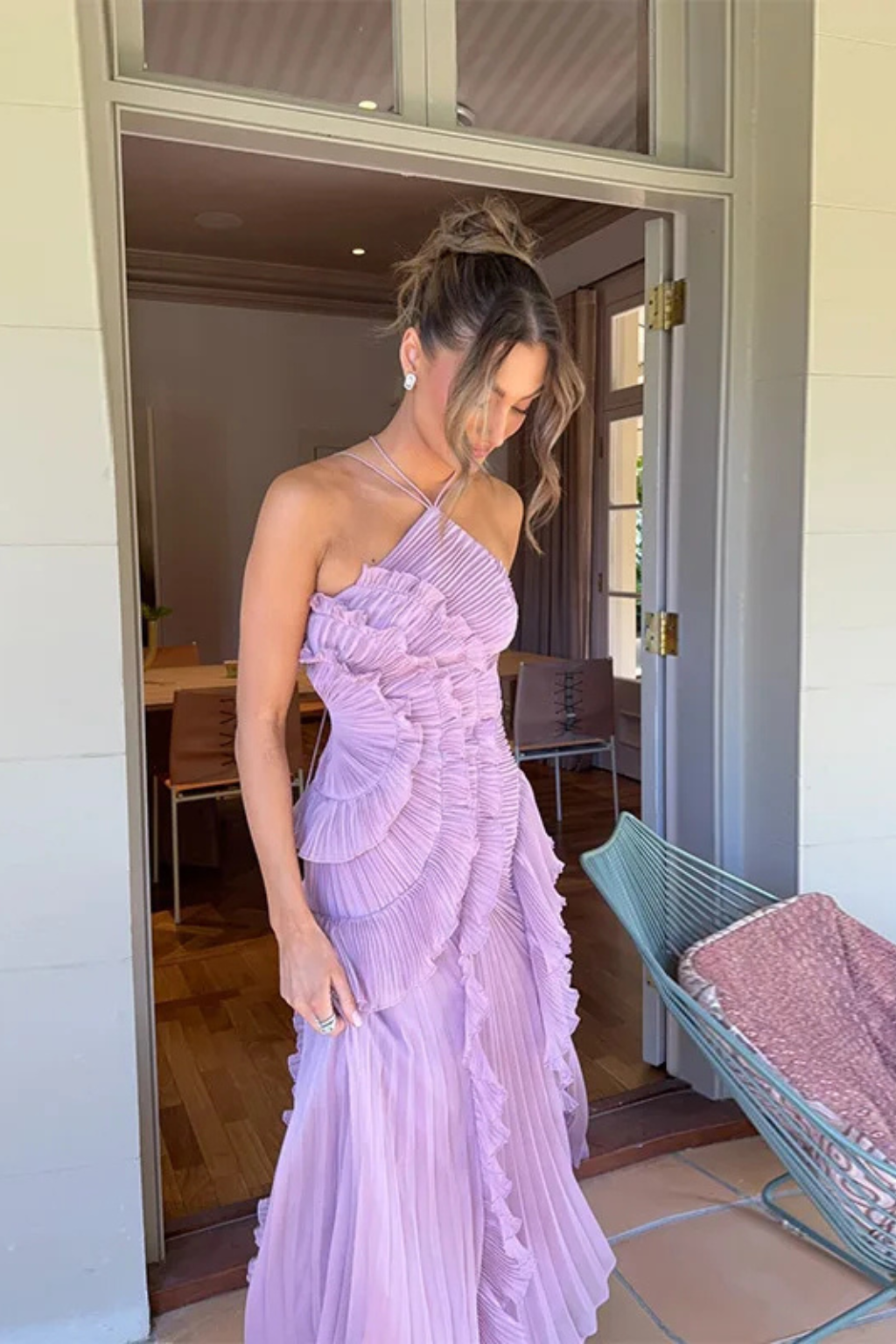 Imogen | Robe Maxi d'Été sans Manches à Col Halter et Volants pour Femmes Invitées à un Mariage Celeste London