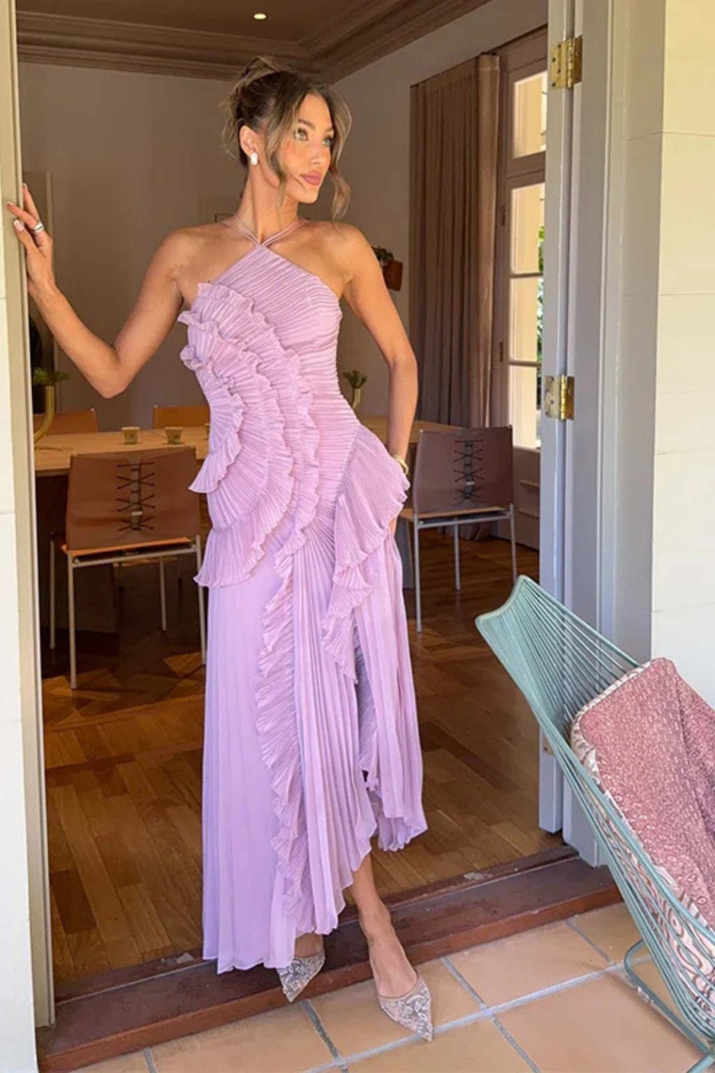 Imogen | Robe Maxi d'Été sans Manches à Col Halter et Volants pour Femmes Invitées à un Mariage Celeste London