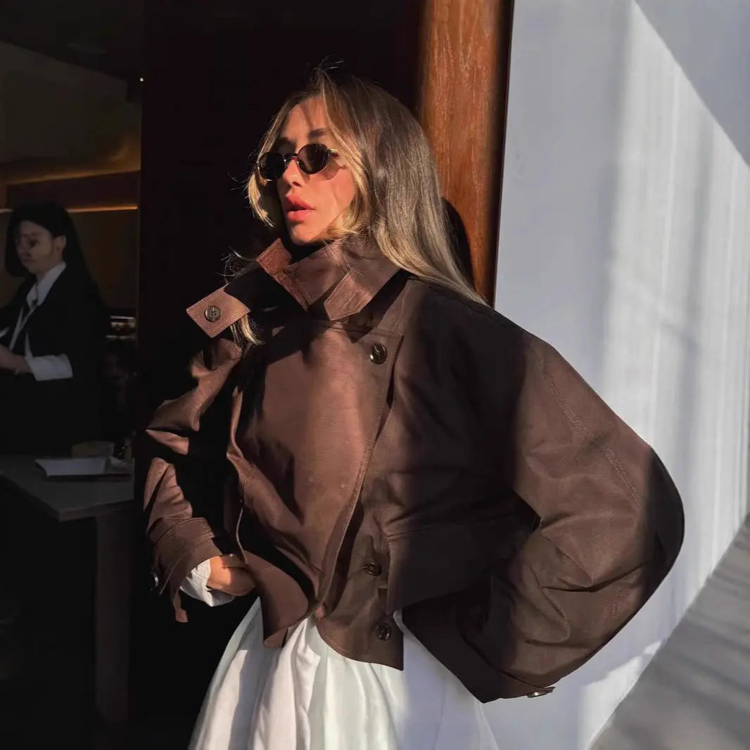 Veste courte chocolat – Chic urbain & allure effortless ORIS WEAR