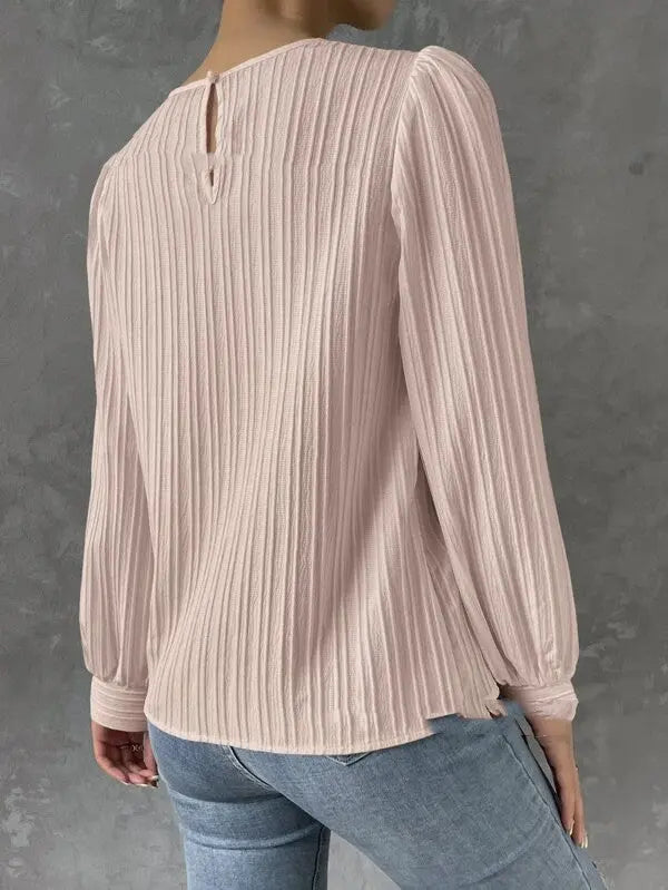Elenya – Élégance aérienne pour le printemps ORIS WEAR