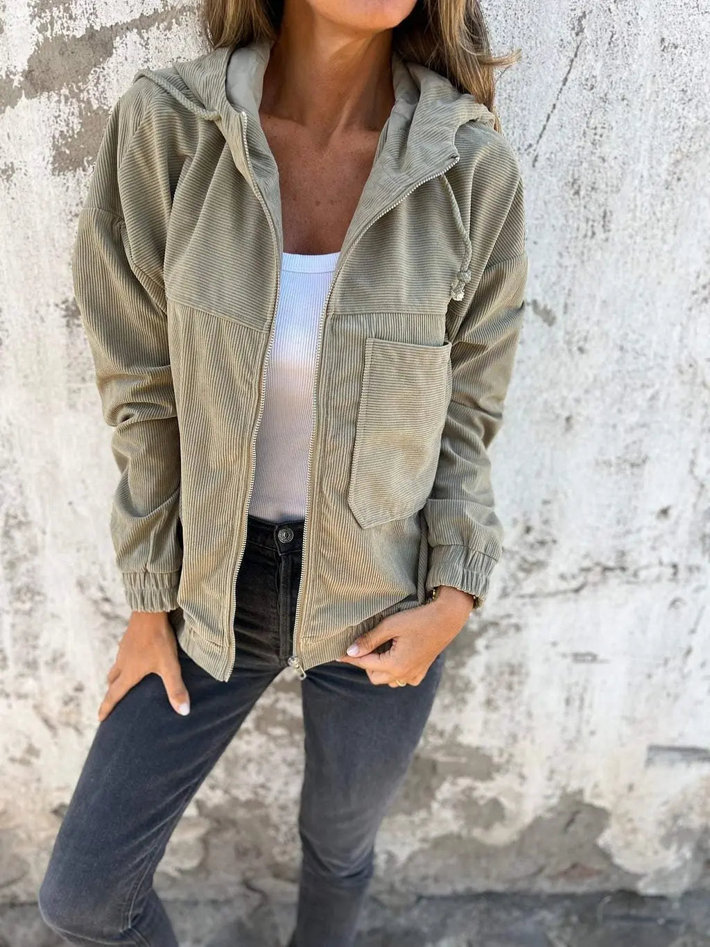 Manteau à Capuche en Velours Côtelé – Élégance et Chaleur ORIS WEAR