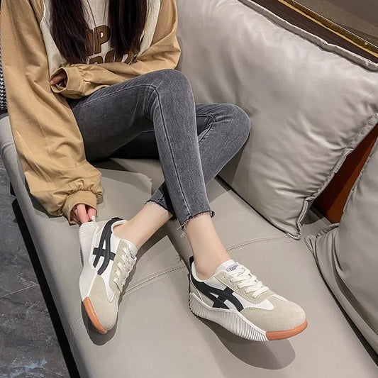 Mode femme élégante beige noir — ORIS WEAR