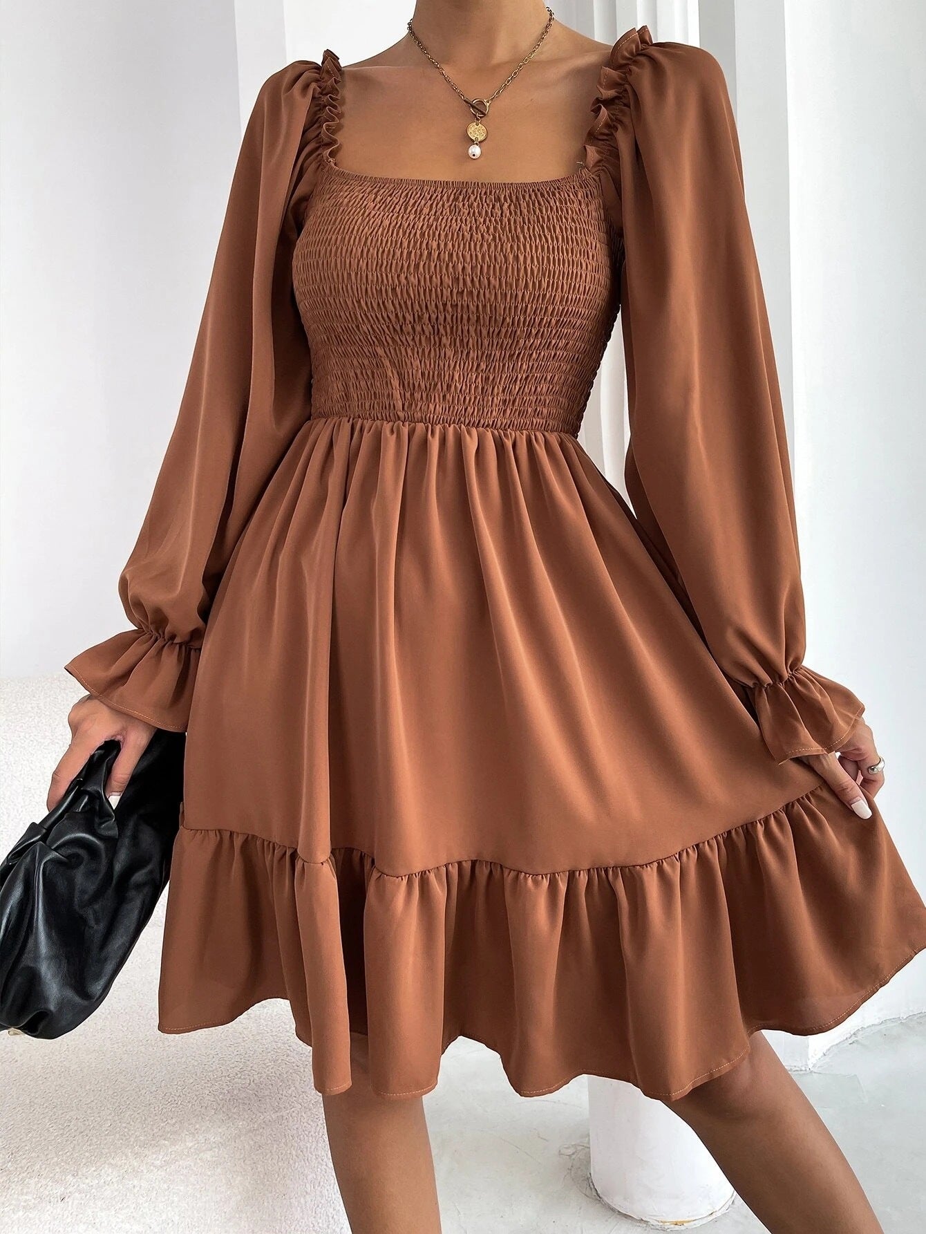 Robe évasée à manches longues et col carré ORIS WEAR