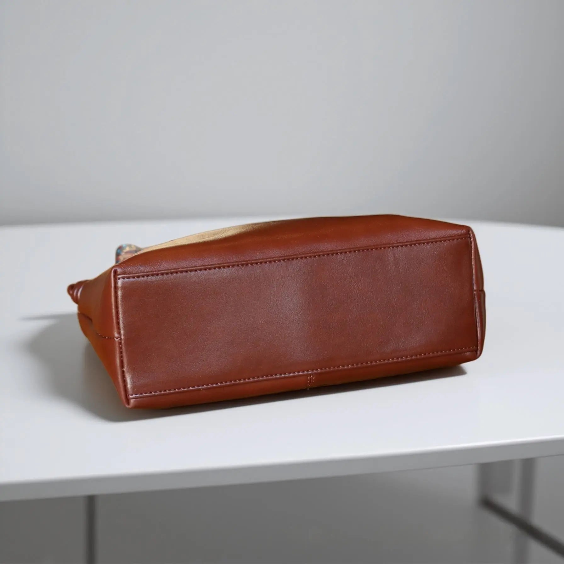 Sac Hobo Effet Laqué Brillant Souple ORIS WEAR