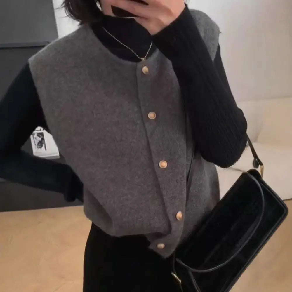 Elenya – Chaleur douce et style décontracté ORIS WEAR