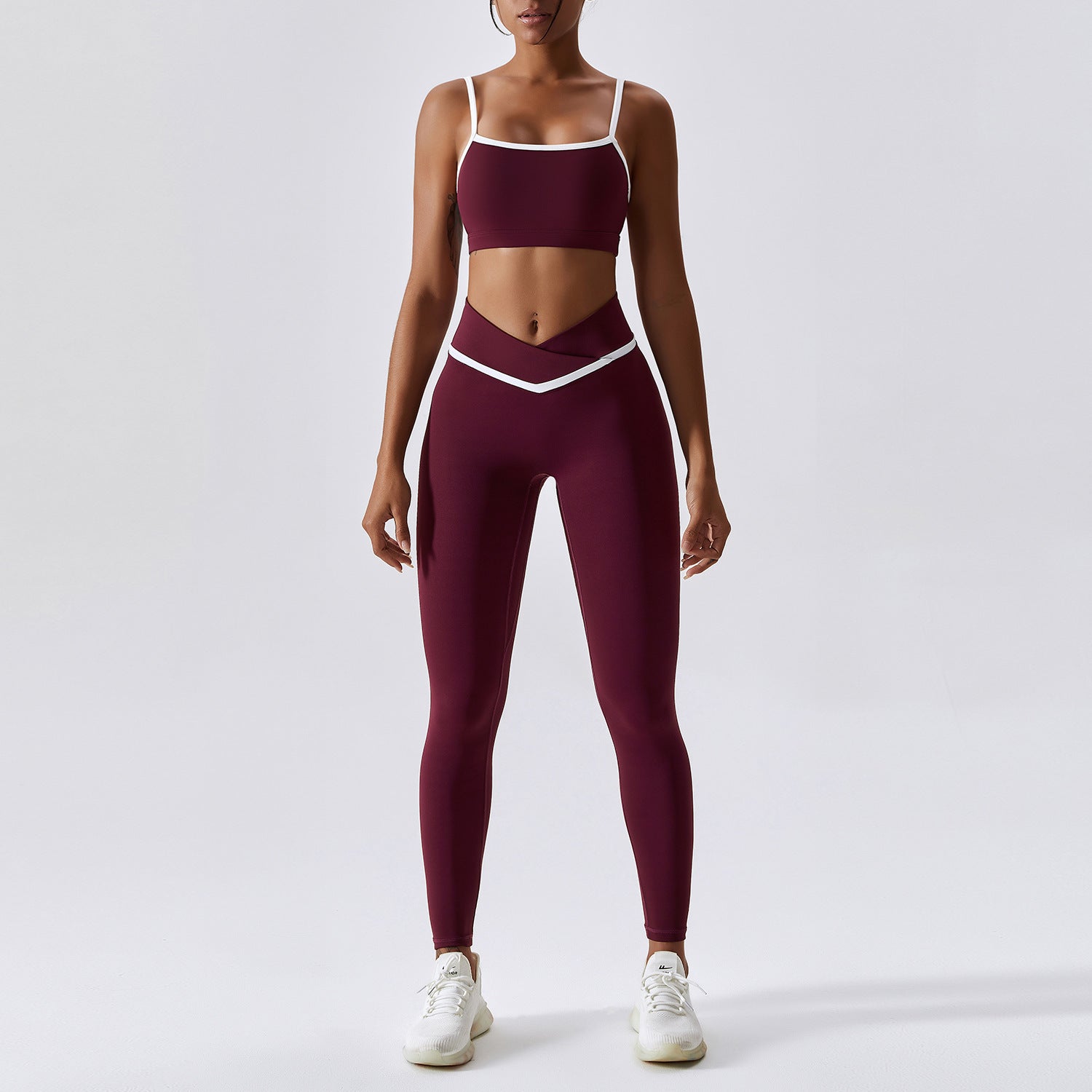 Mode femme élégante maroon — ORIS WEAR