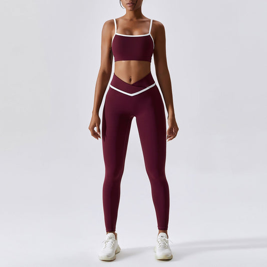 Mode femme élégante maroon — ORIS WEAR