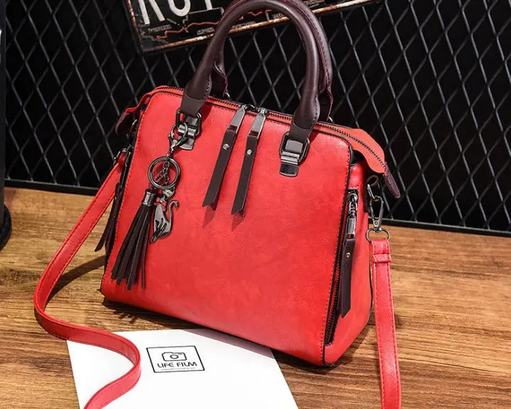 Sac à main structuré – Charms fantaisie et élégance urbaine ORIS WEAR