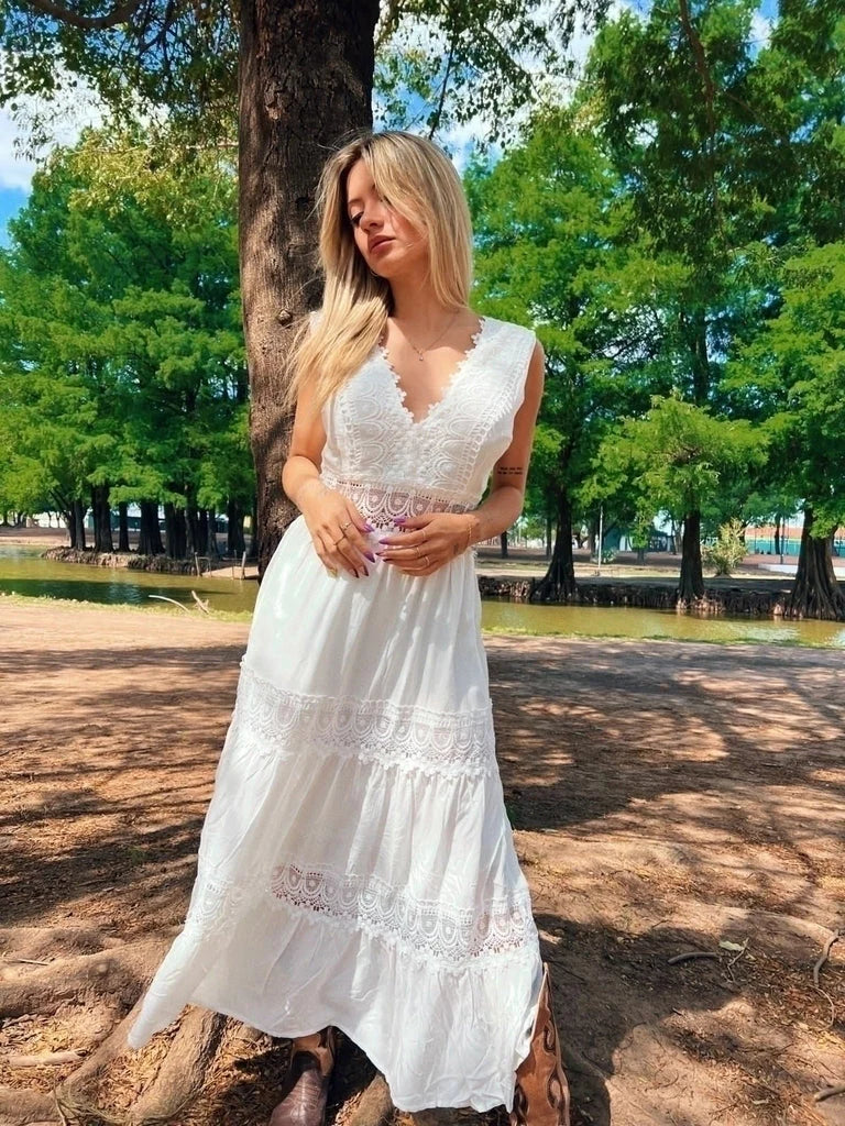 Aurora | La Robe Blanche qui Captive les Regards ORIS WEAR