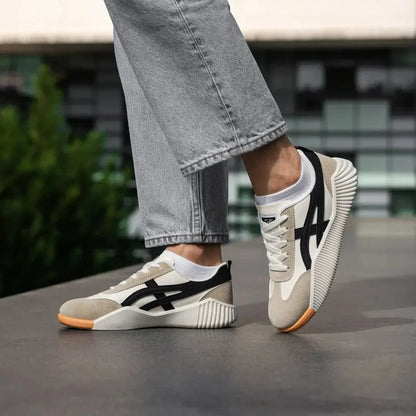 Mode femme élégante beige et noir — ORIS WEAR