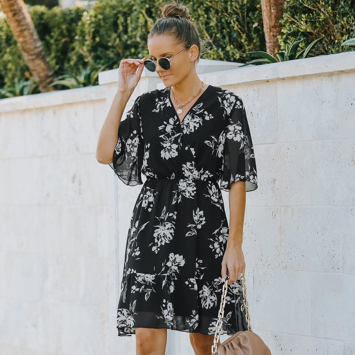 Robe en mousseline fleurie à volants et col en V ORIS WEAR