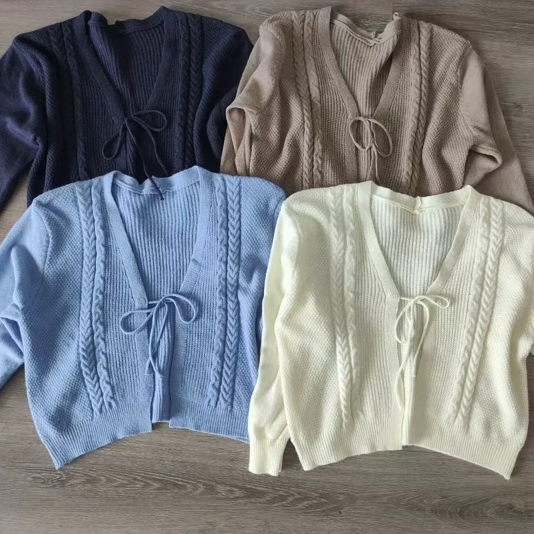 Cardigan en maille V – Doux basique décliné en plusieurs teintes ORIS WEAR