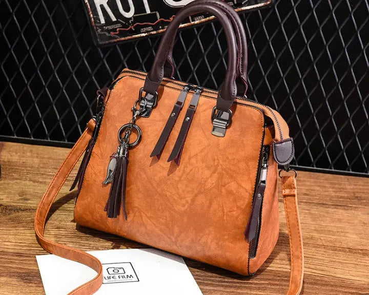 Sac à main structuré – Charms fantaisie et élégance urbaine ORIS WEAR