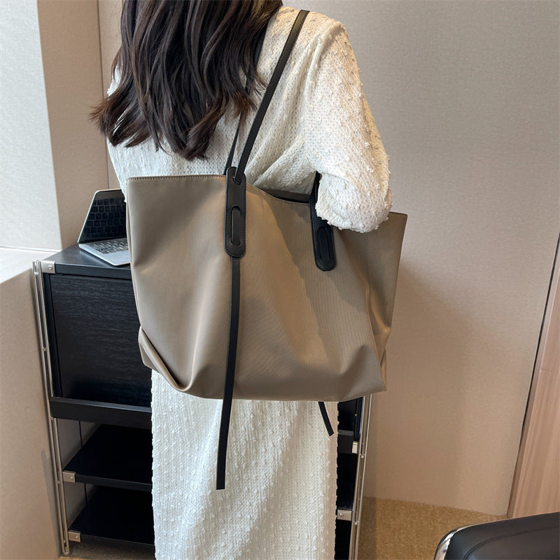 Mode femme élégante black — ORIS WEAR