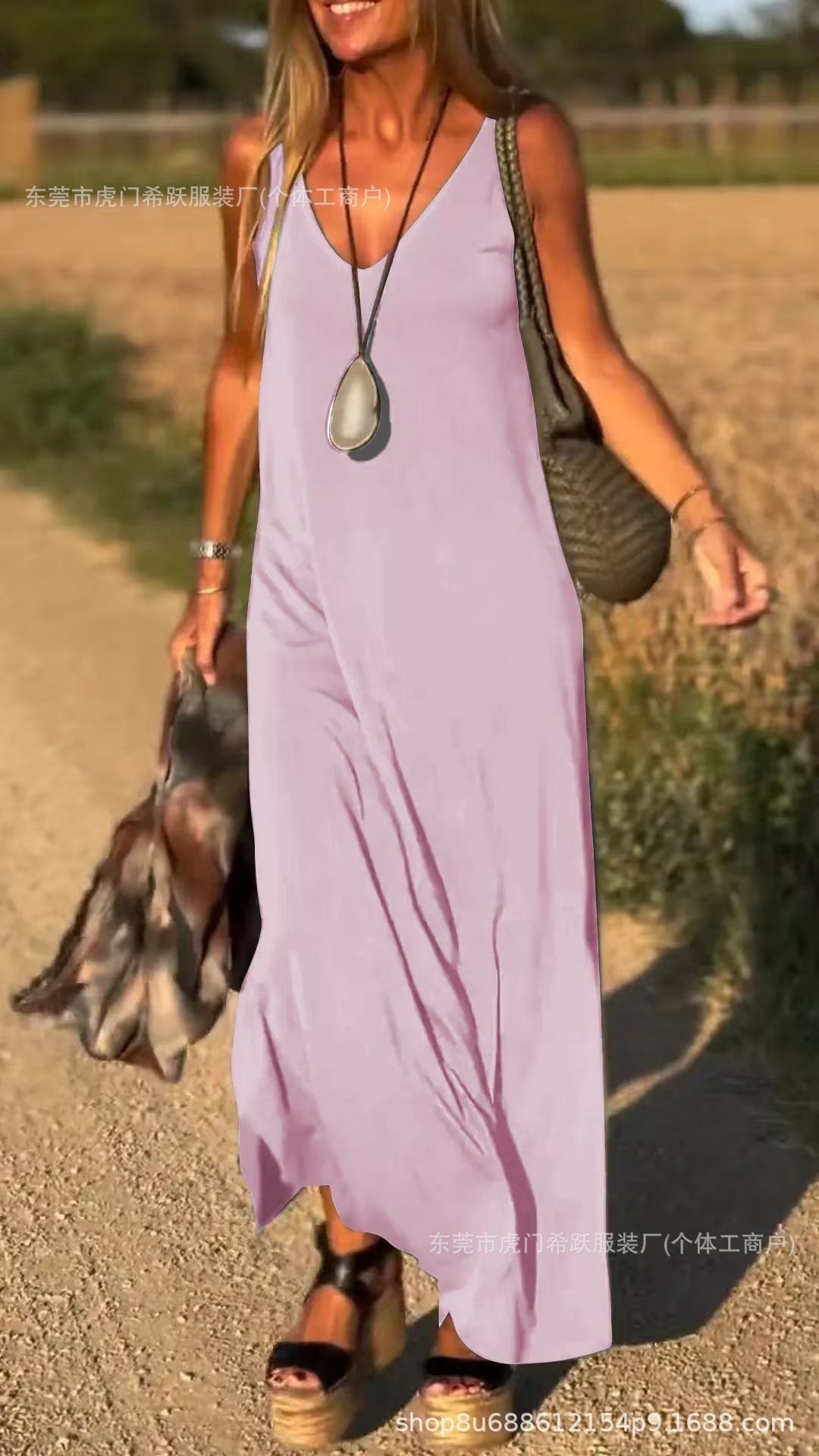 Robe à Bretelles Décolletée – L'Élégance au Quotidien ORIS WEAR