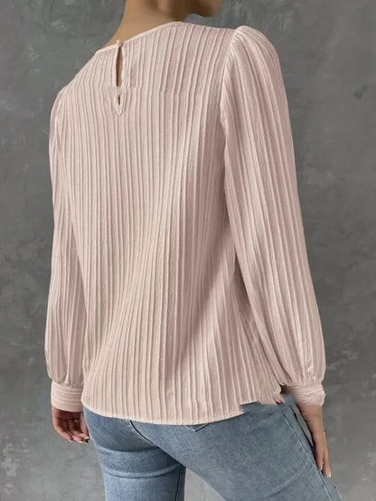 Elenya – Élégance aérienne pour le printemps ORIS WEAR
