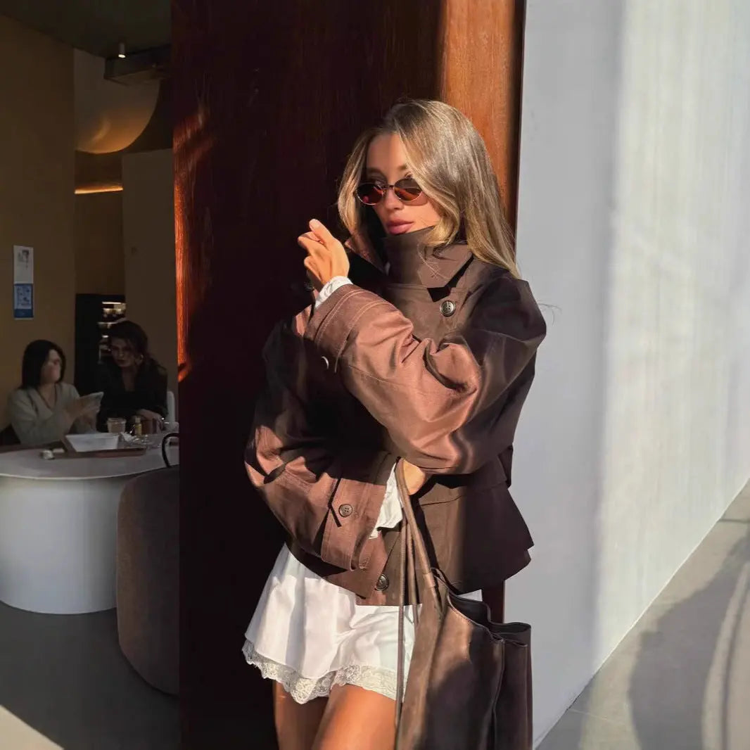 Veste courte chocolat – Chic urbain & allure effortless ORIS WEAR