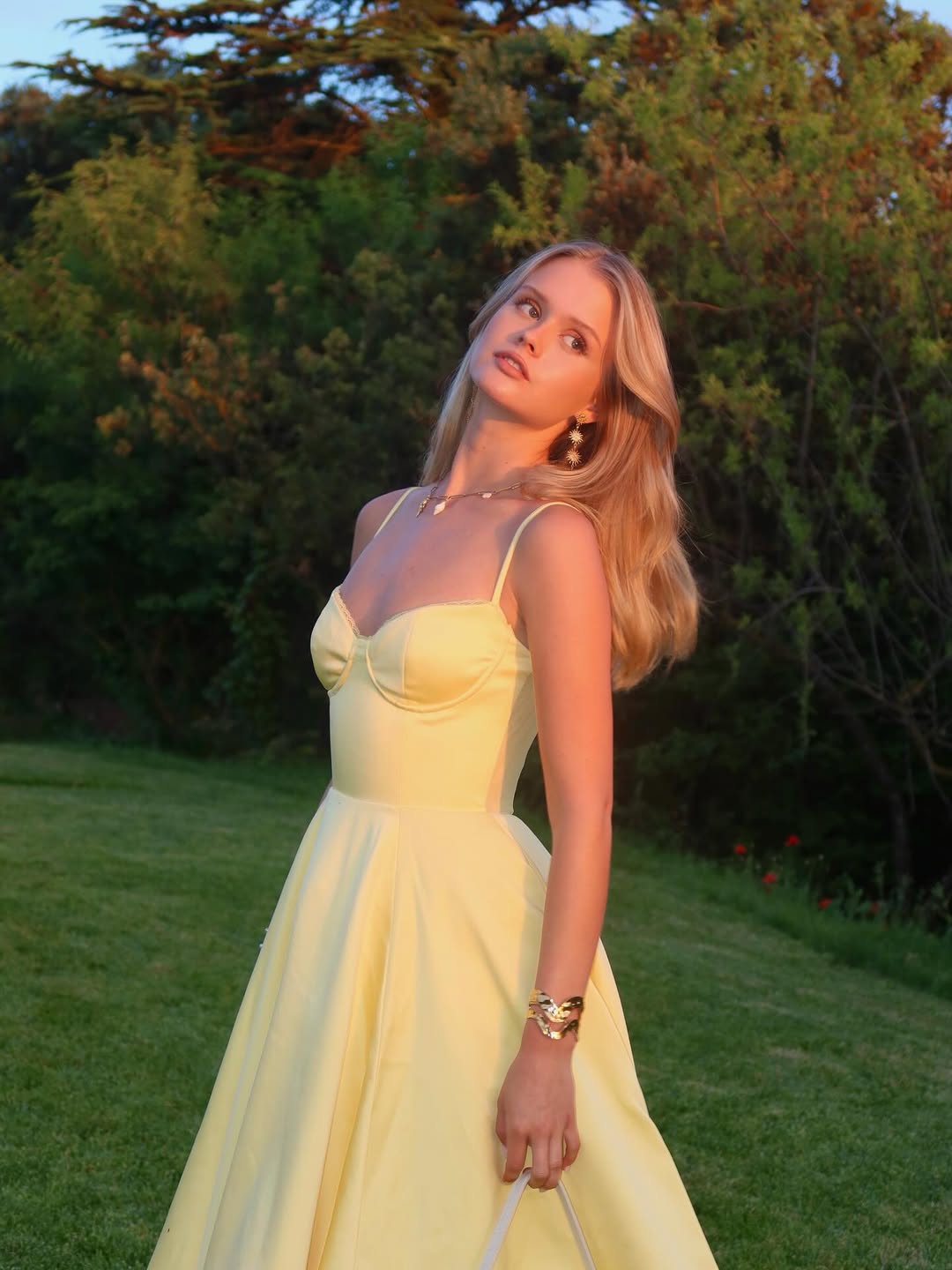 Seren | Robe Midi Élégante A Ligne Corset Invitées de Mariage Celeste London