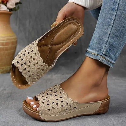 Mode femme en dentelle beige — ORIS WEAR