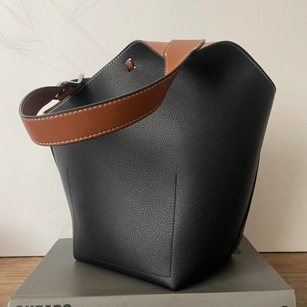 Sac d'épaule une solution polyvalente et élégante ORIS WEAR