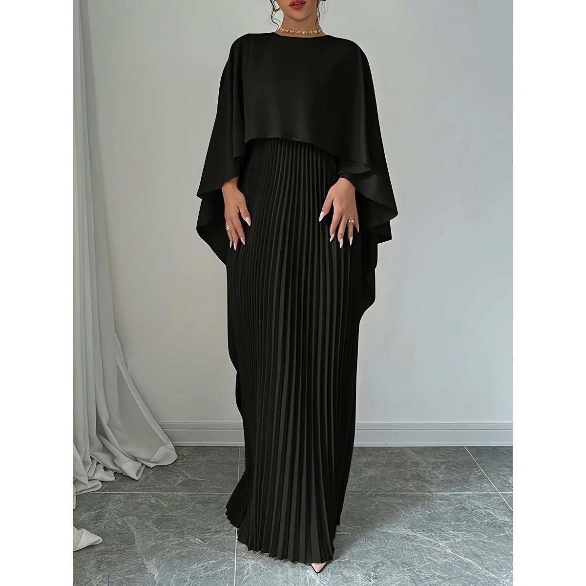 Veda – Robe longue plissée en mousseline à col montant Modesia