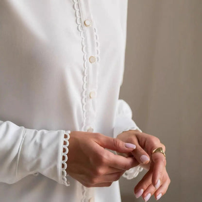 Blouse femme de créateur en dentelle blanche à manches longues ORIS WEAR