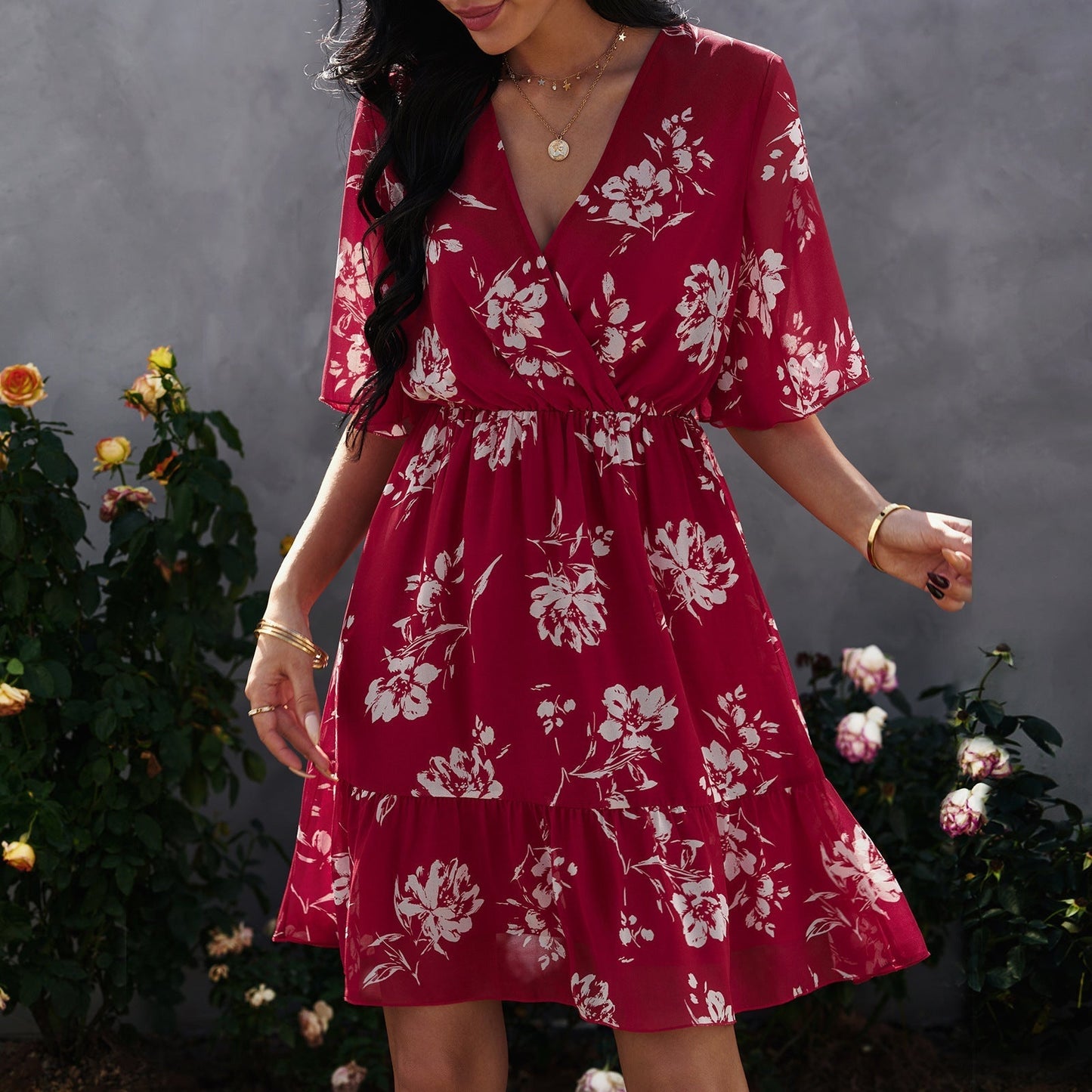 Robe en mousseline fleurie à volants et col en V ORIS WEAR