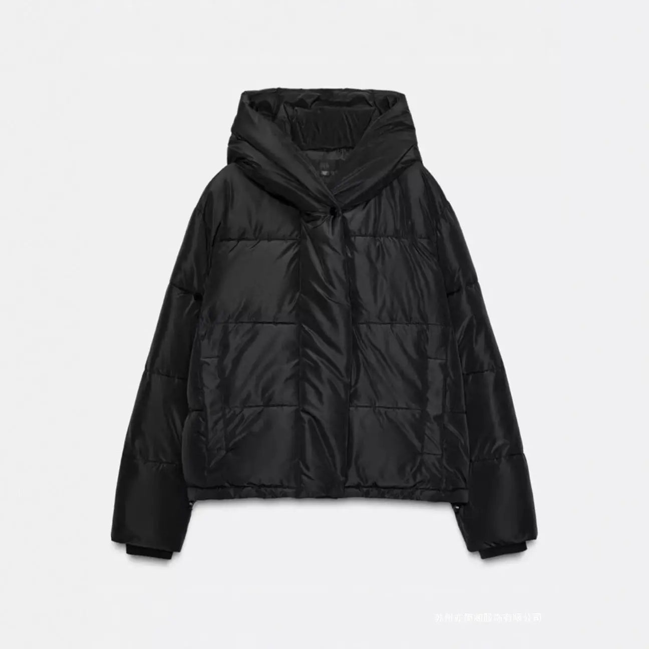 Doudoune courte matelassée à capuche . ORIS WEAR