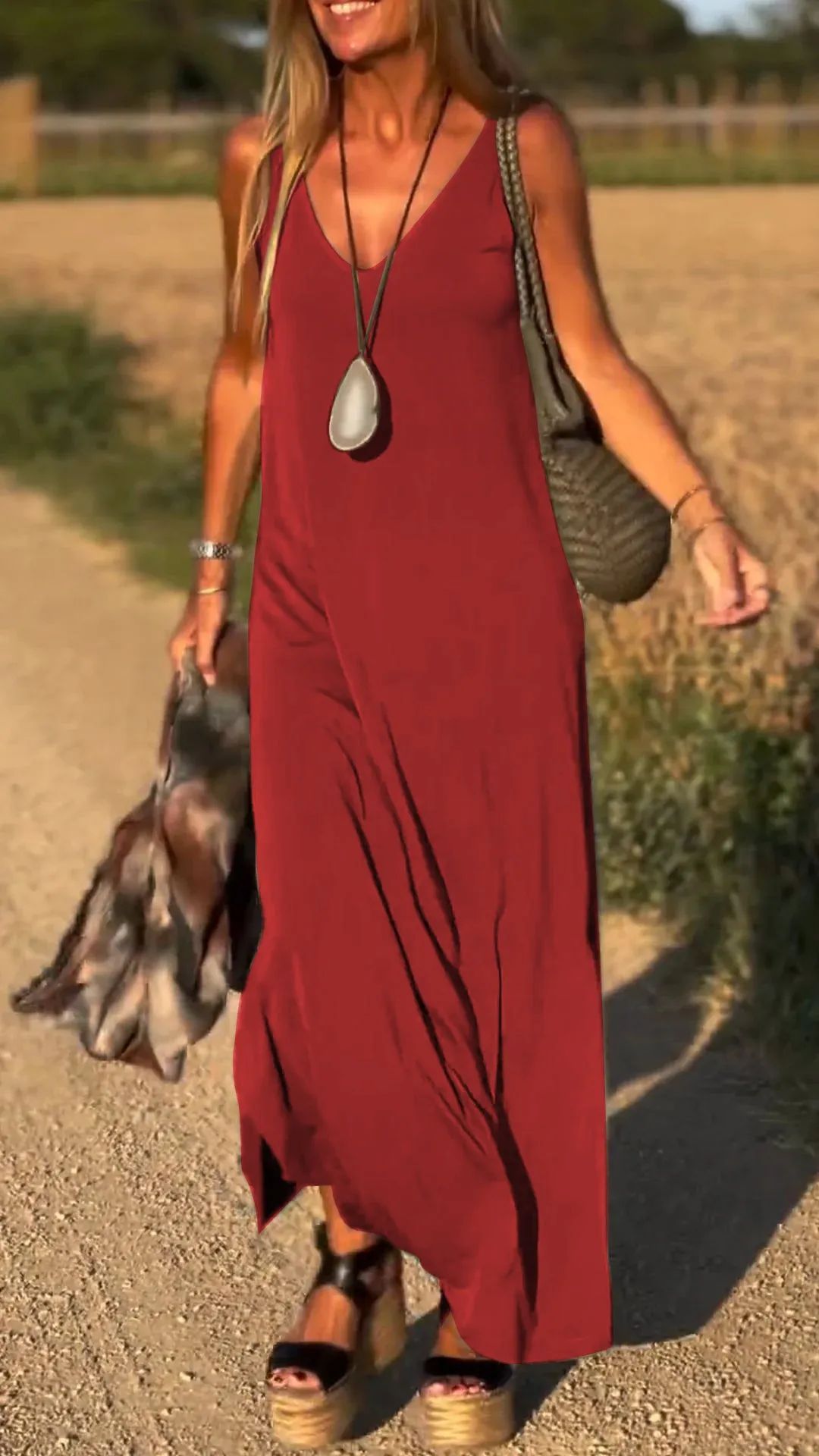 Robe à Bretelles Décolletée – L'Élégance au Quotidien ORIS WEAR