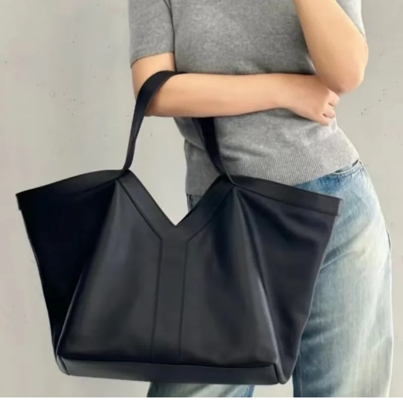 Mode femme élégante noir — ORIS WEAR