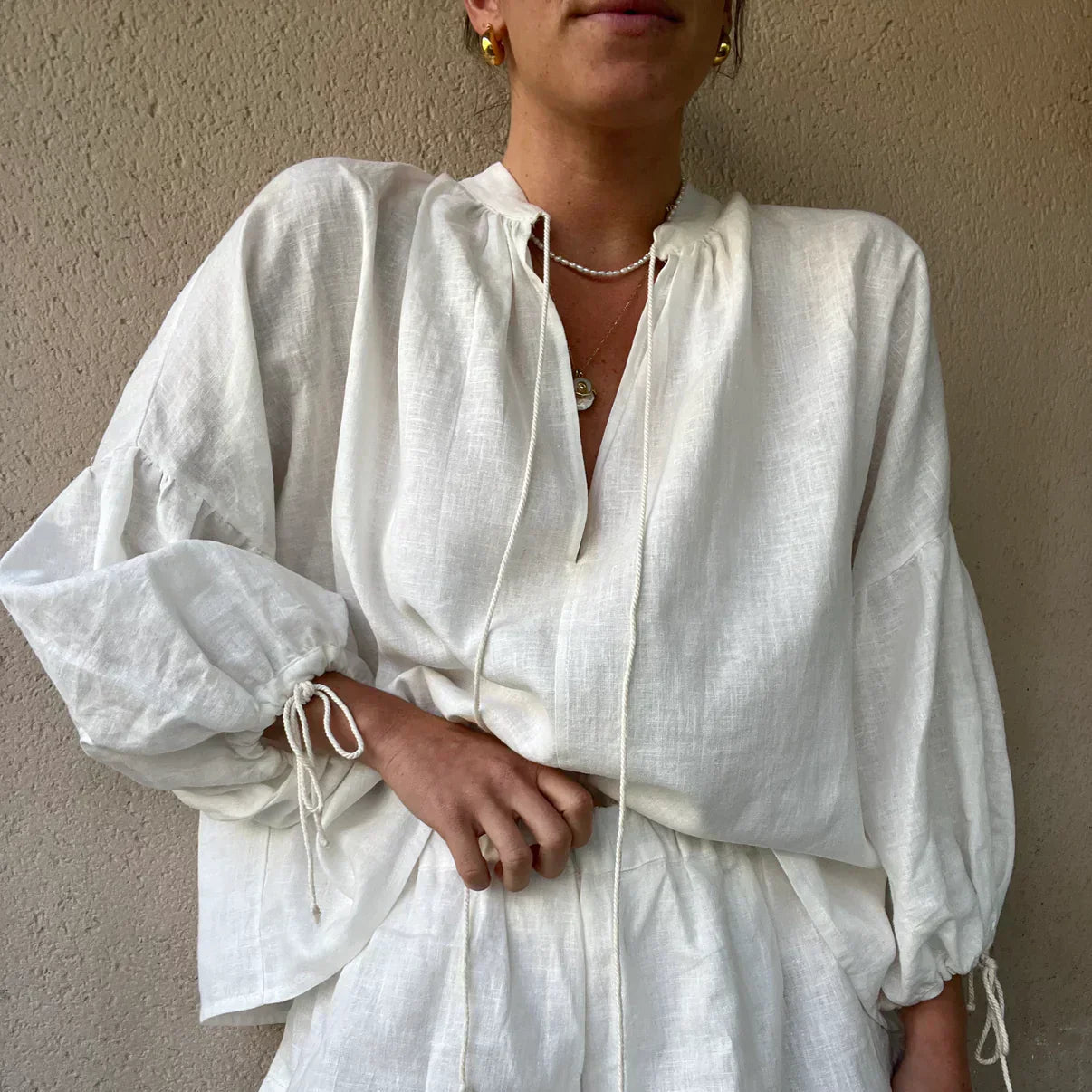 Zoé | Pantalon court à poches boutonnées et top à manches longues avec revers ORIS WEAR
