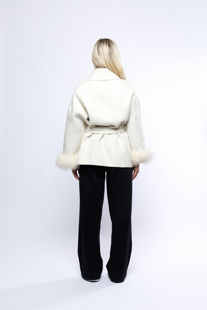 Manteau Ceinturé avec Manches en Fourrure ORIS WEAR